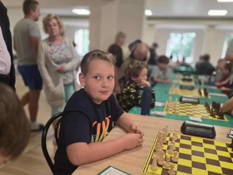 Szachowe Przygody Jana Dąbrowskiego – obiecujący start w Bęsi