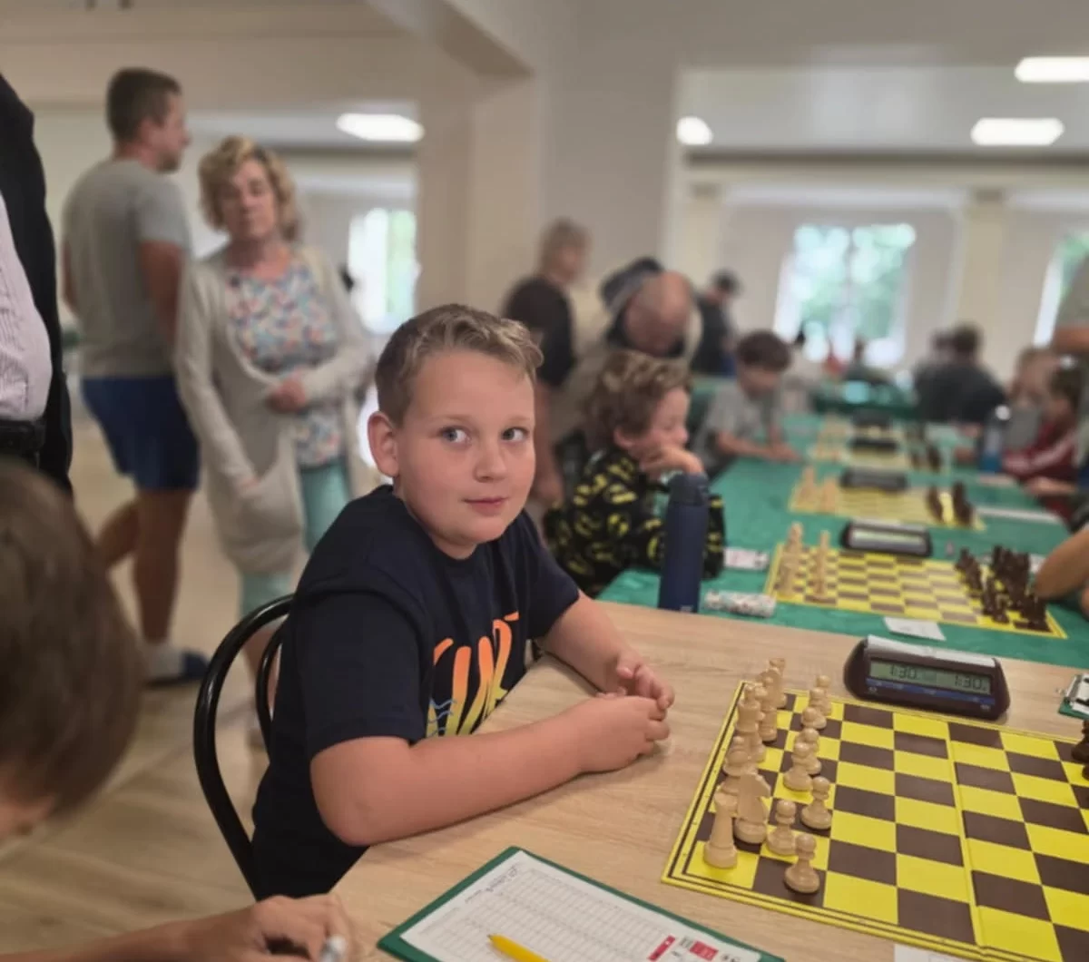 Read more about the article Szachowe Przygody Jana Dąbrowskiego – obiecujący start w Bęsi