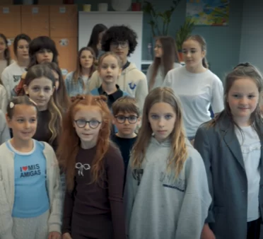 Read more about the article Chór Pierwszej Społecznej Szkoły Podstawowej STO w Radomiu nagrał autorską piosenkę