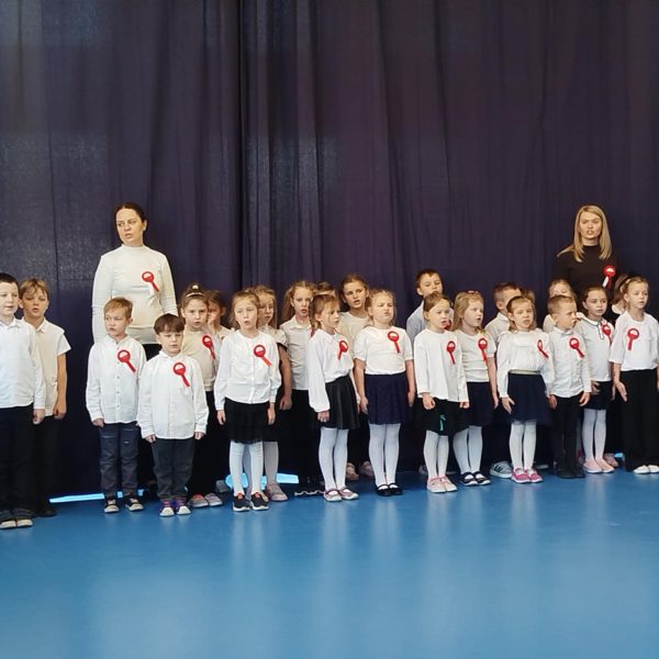 Szkoła do Hymnu 2025 4