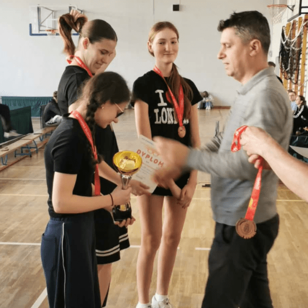 Tenis stołowy - dziewczęta