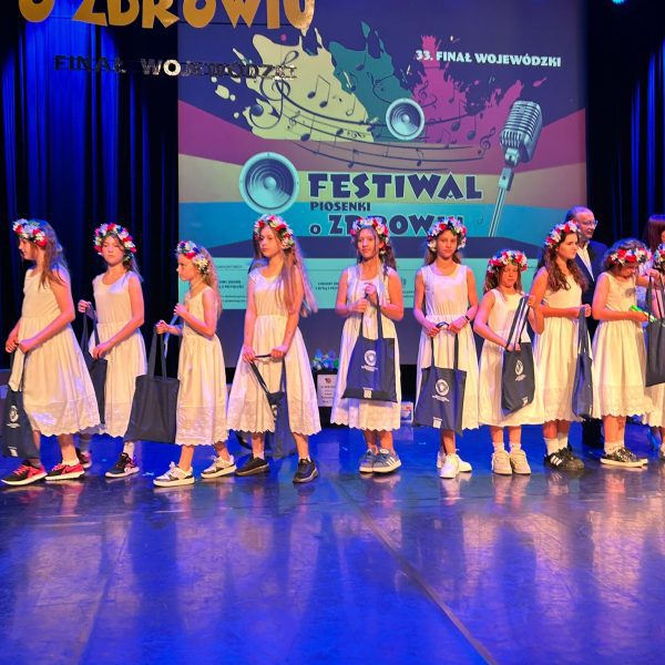 Pierwsze Wyróżnienie w 33 Finale Wojewódzkim Festiwalu Piosenki o Zdrowiu w Siedlcach 2